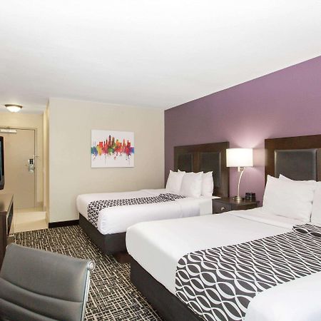 La Quinta By Wyndham Blue Springs Exterior foto