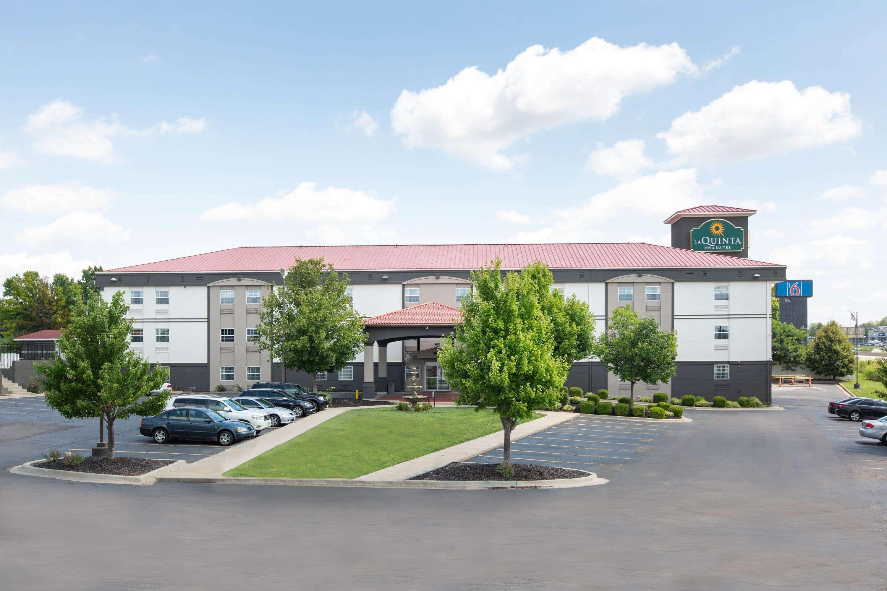 La Quinta By Wyndham Blue Springs Exterior foto