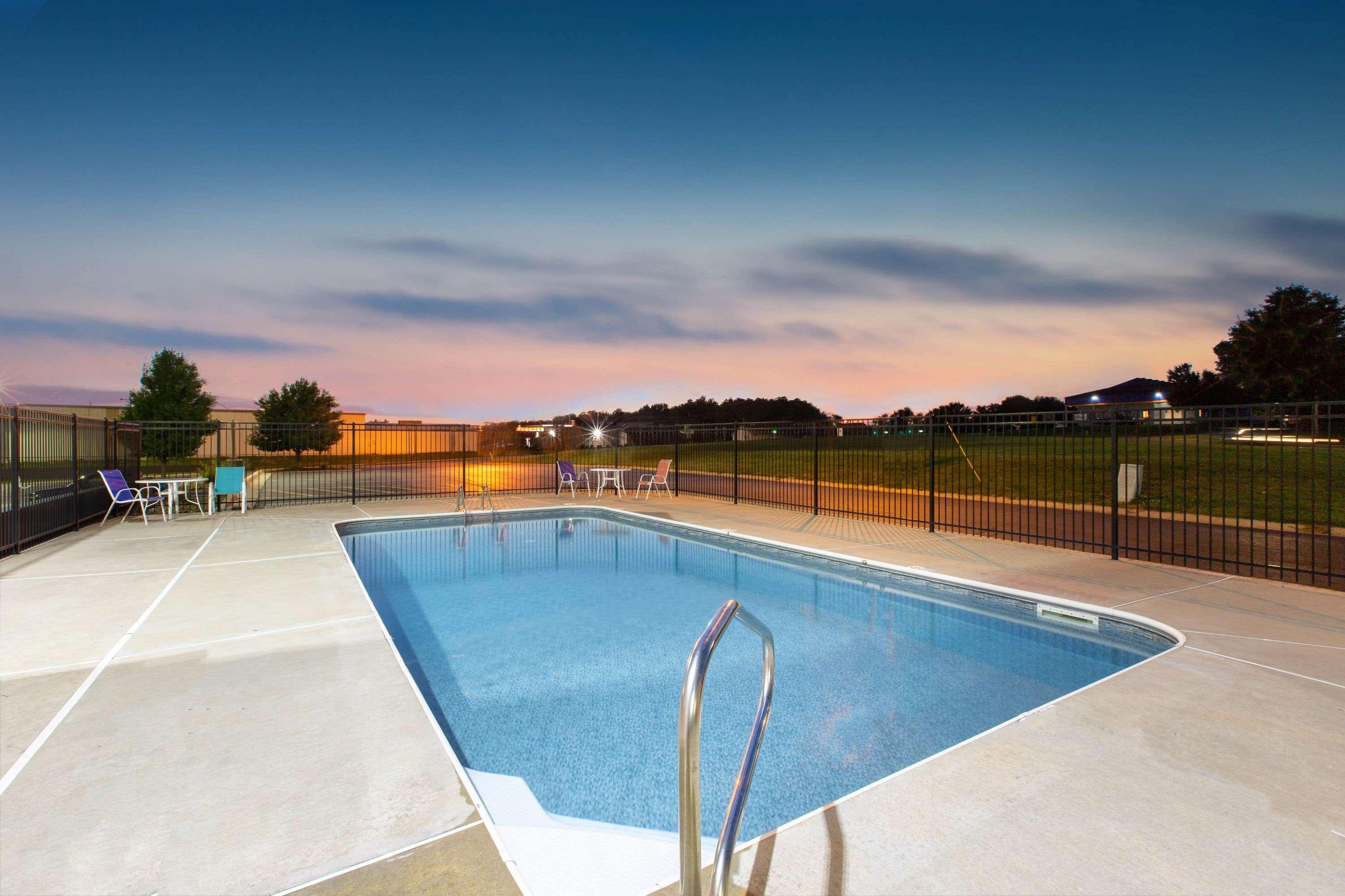 La Quinta By Wyndham Blue Springs Exterior foto