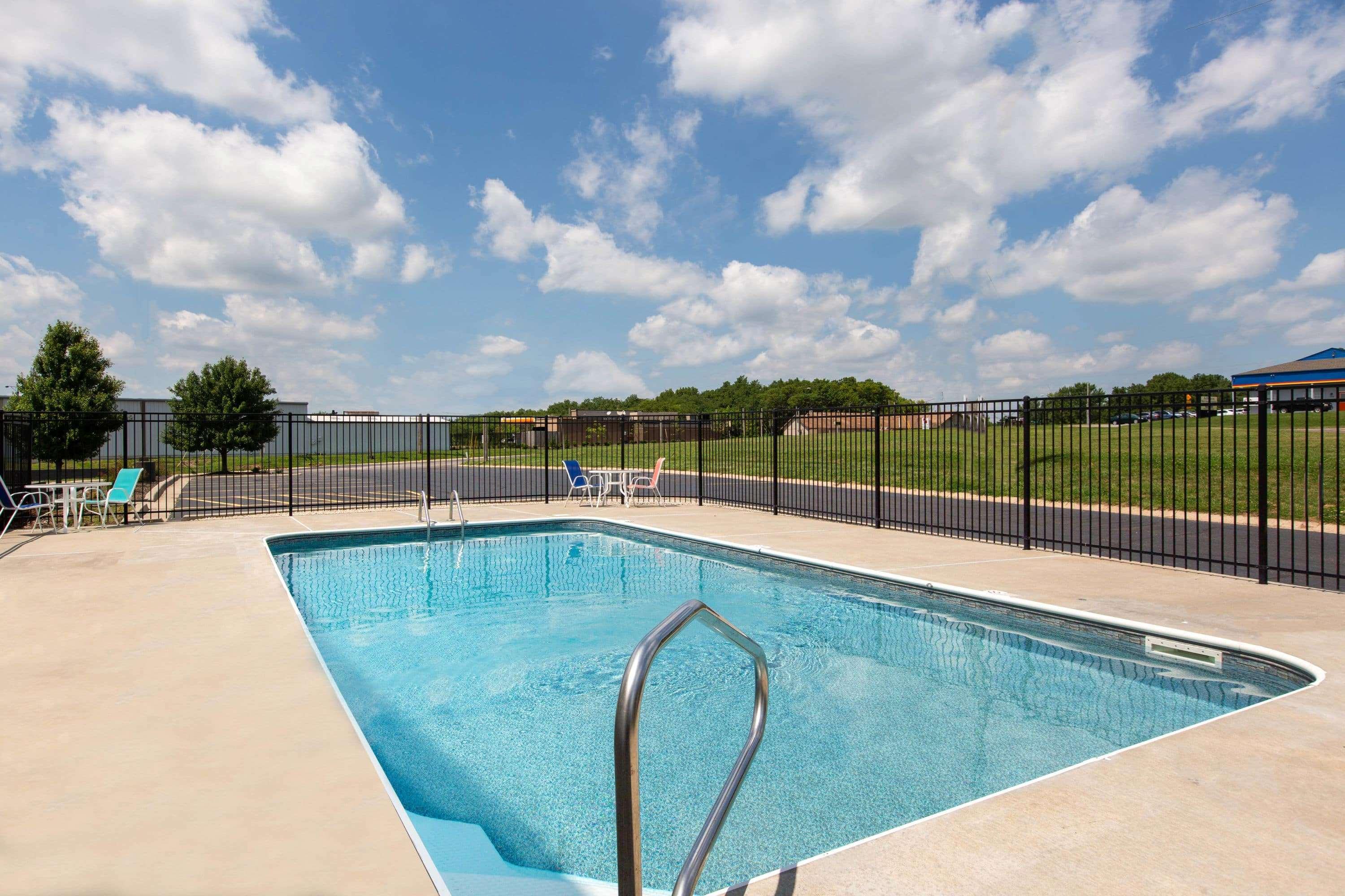 La Quinta By Wyndham Blue Springs Exterior foto