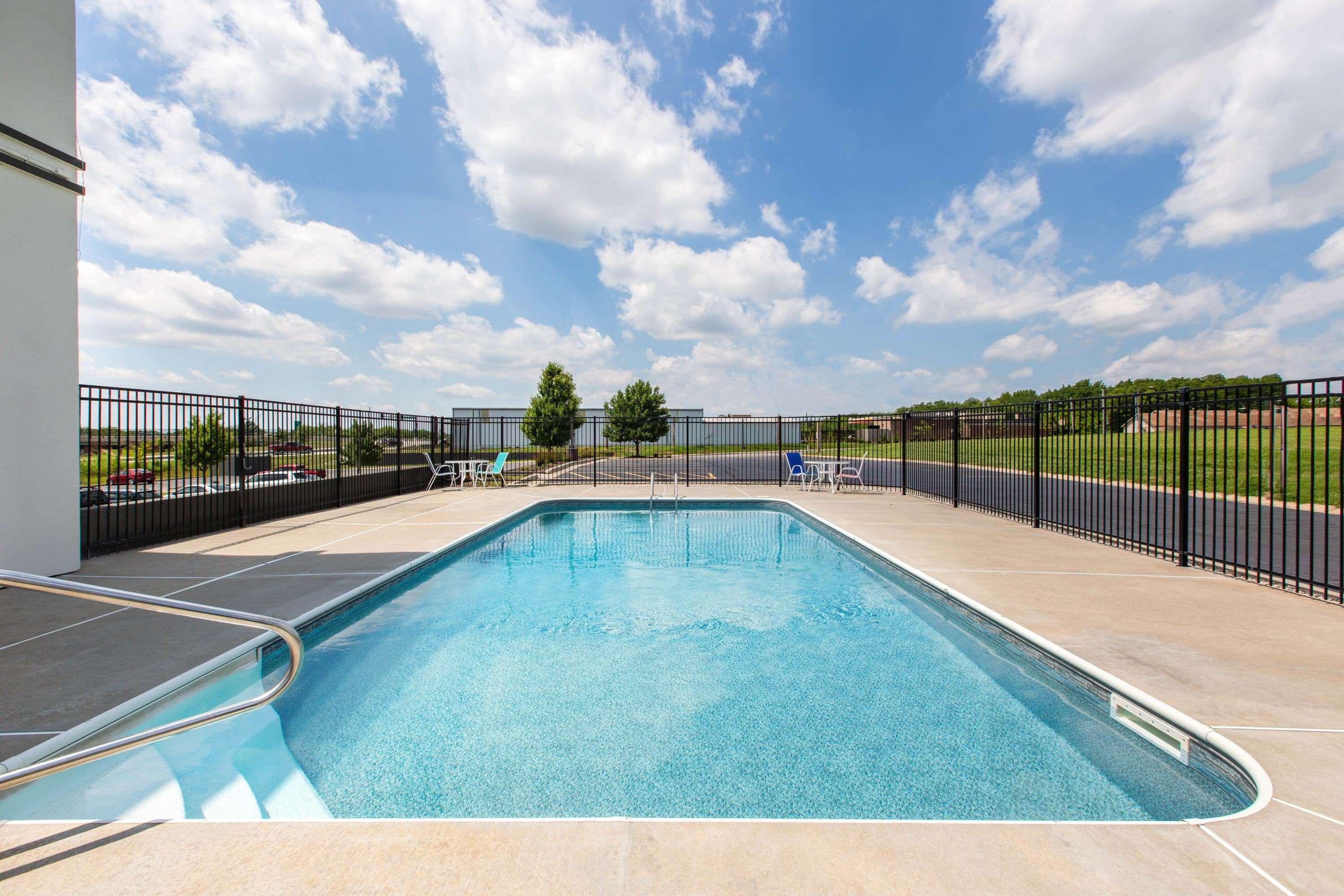 La Quinta By Wyndham Blue Springs Exterior foto